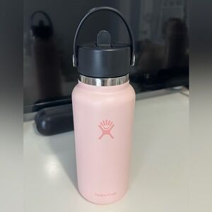 Hydro Flask Dogwood 32oz Water Bottle